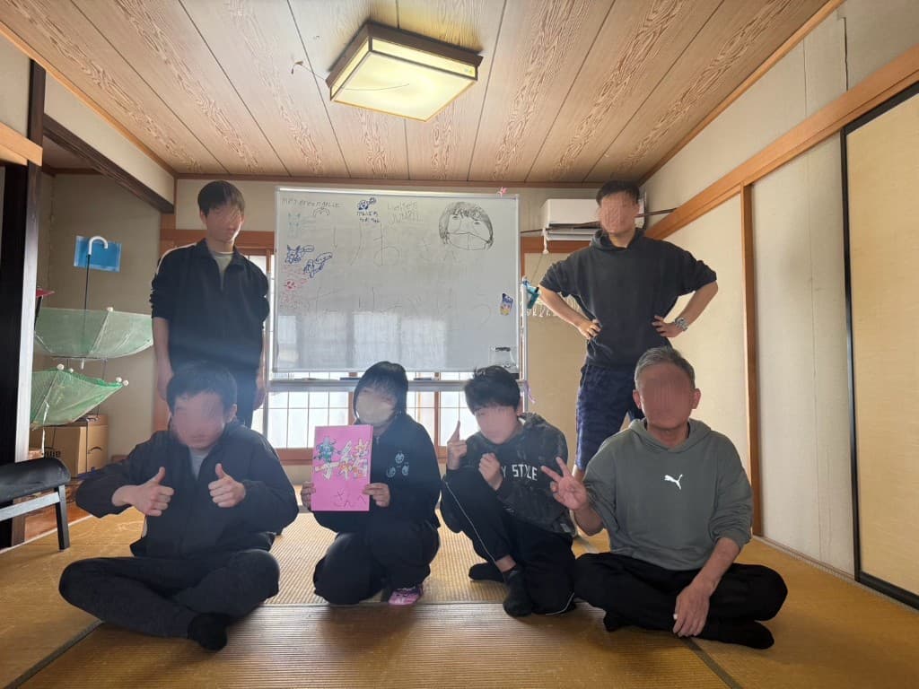 とんぼっく「初卒業生」